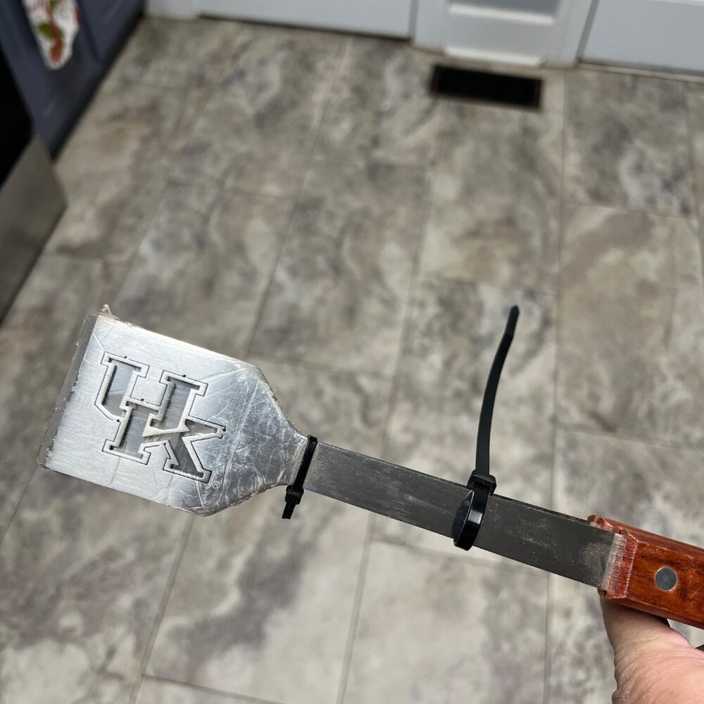 Kentucky Wildcats NEW Stainless Steel & Wood Grilling Tongs College Football